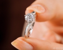 【暖怀】浪漫四爪结婚钻戒 简约精致不撞款