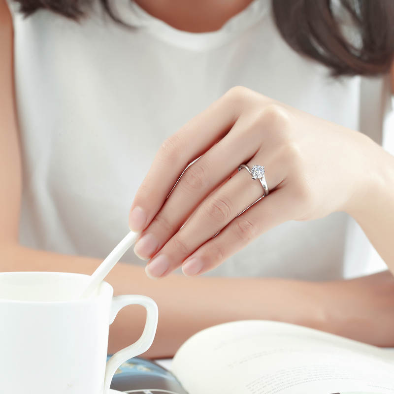 爱保护-暖怀/18K白金钻石女戒 30分/I-J/SI/国检