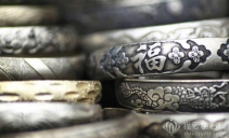 银饰变黑怎样办？ 你须要一支口红