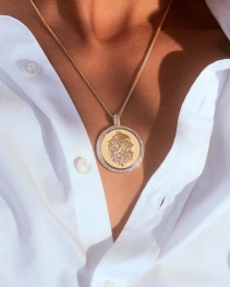 宝诗龙推出一件Medallion Wladimir the Cat钻石吊坠
